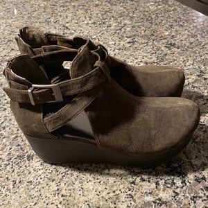 Brown Yellowbox wedges
